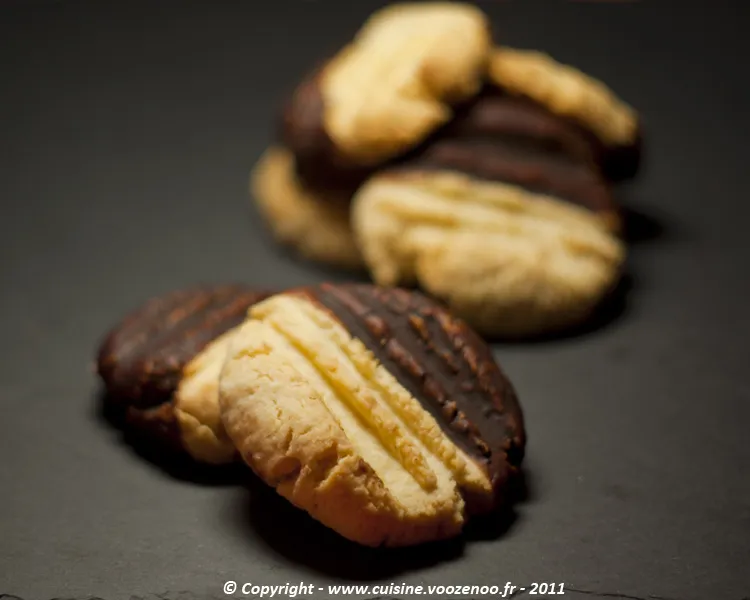 Petits sablés noix de coco chocolat presentation Petits sablés noix de coco chocolat presentation