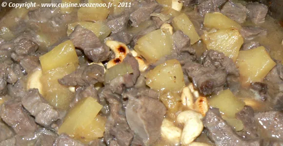 Sauté de joue de porc à l'ananas et noix de cajou