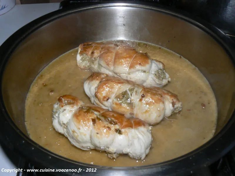 Blancs de poulet farcis aux olives vertes fin Blancs de poulet farcis aux olives vertes fin