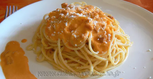 Spaghettis à la crème de poivrons rouges
