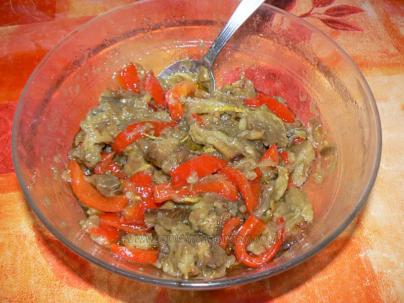 Salade poivrons e taubergines marines fin Salade poivrons e taubergines marines fin