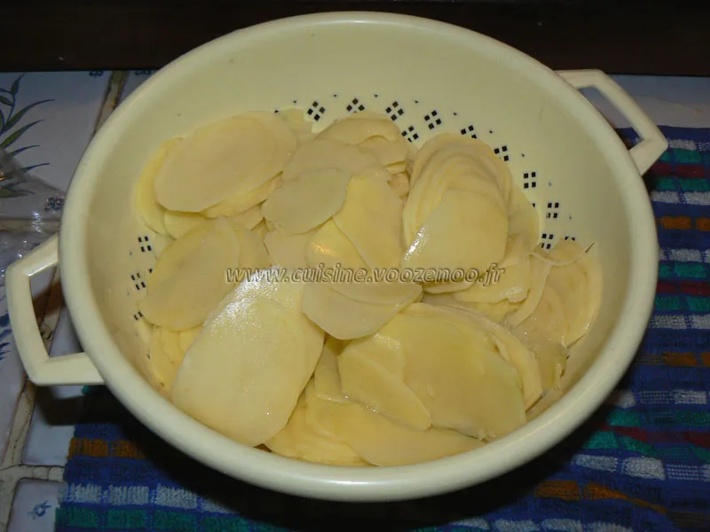 Millefeuilles de pommes de terre etape1 Millefeuilles de pommes de terre etape1