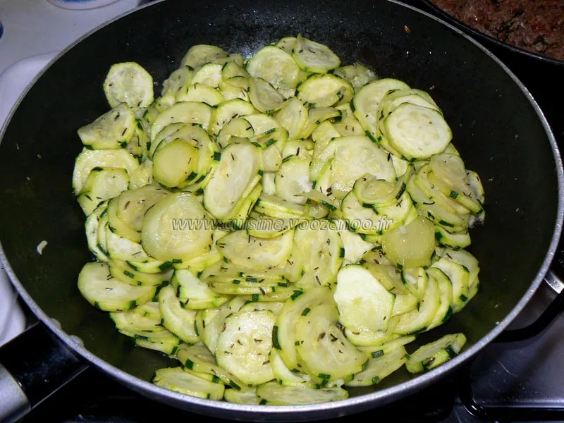 Gratin de viande hachée et courgettes etape2 Gratin de viande hachée et courgettes etape2