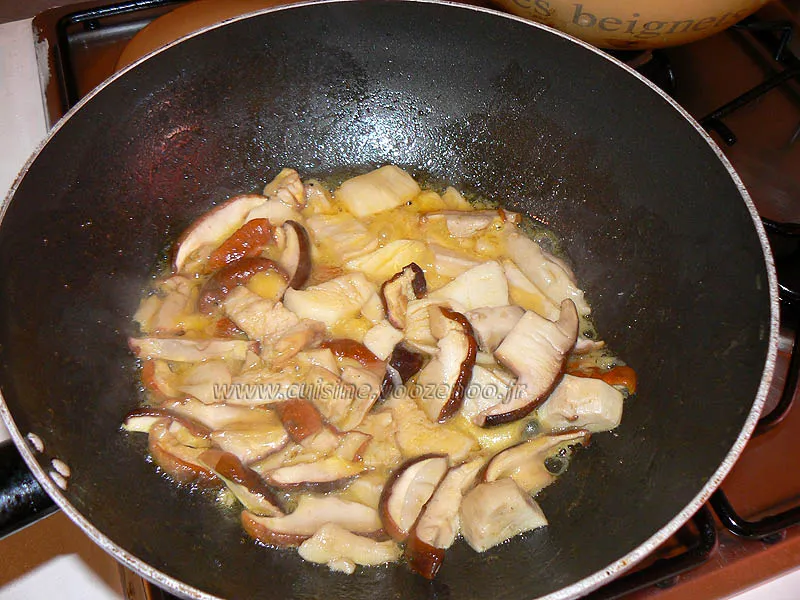 Cuisse de dinde sauce moutarde et poelée de cepes-pommes de terre etape3 Cuisse de dinde sauce moutarde et poelée de cepes-pommes de terre etape3