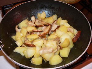 Cuisse de dinde sauce moutarde et poelée de cepes-pommes de terre etape4