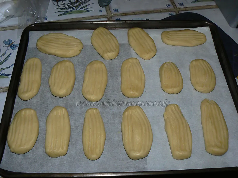 Petits sables de Noël enrobes etape2 Petits sables de Noël enrobes etape2