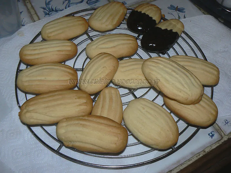 Petits sables de Noël enrobes etape4 Petits sables de Noël enrobes etape4