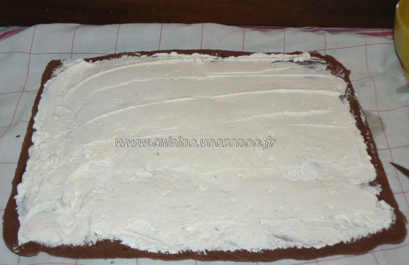 Bûche légère à la crème de marron etape5 Bûche légère à la crème de marron etape5