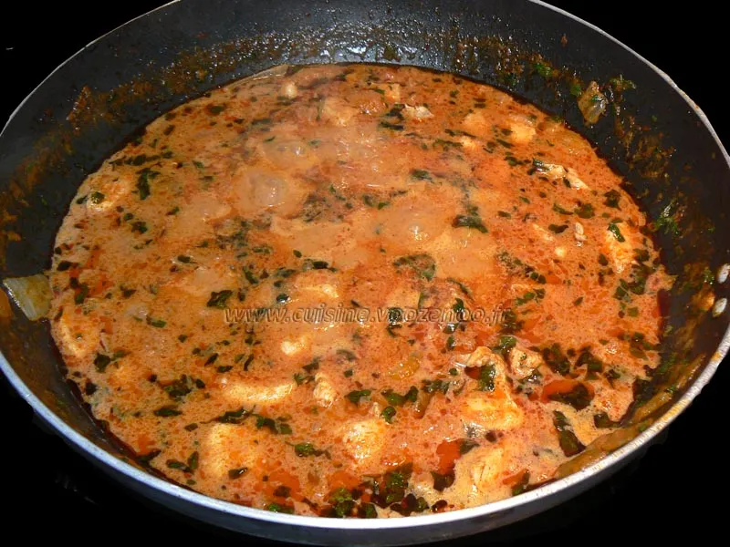 Poulet à la pate de curry rouge fin Poulet à la pate de curry rouge fin