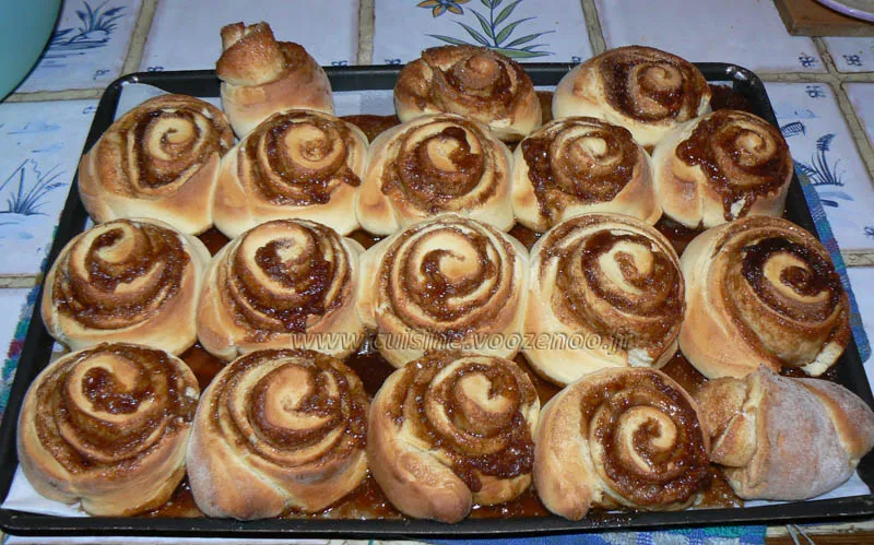 Cinnamon Rolls petits pains à la canelle etape9 Cinnamon Rolls petits pains à la canelle etape9