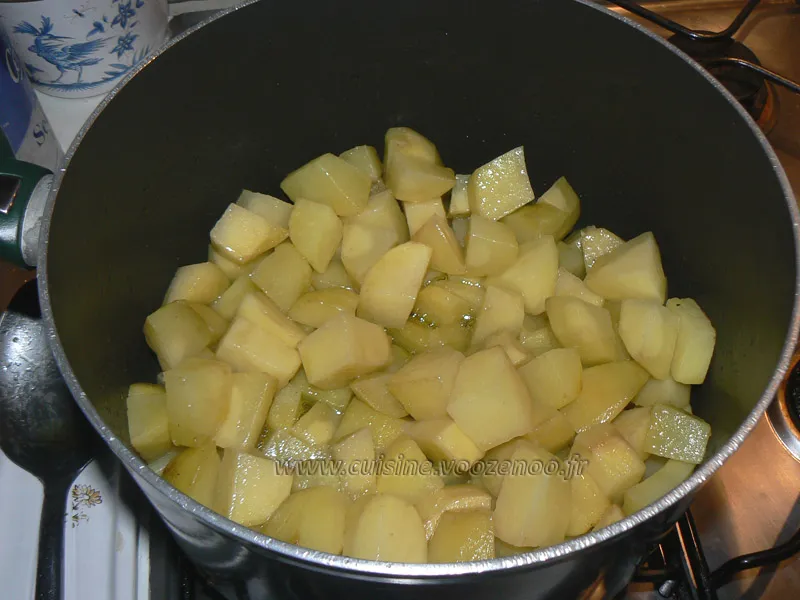 Poelée de pommes de terre et viande hachée etape1 Poelée de pommes de terre et viande hachée etape1