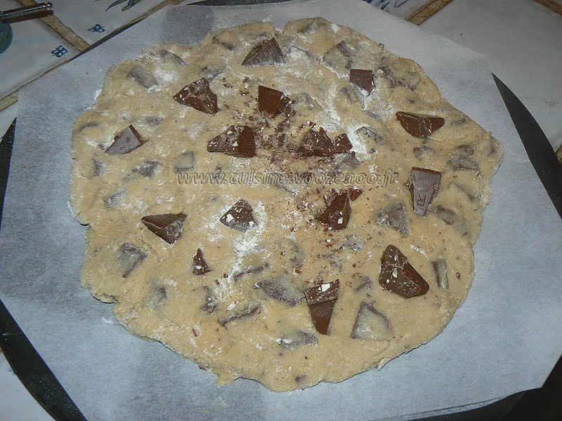 Cookie géant au toblerone etape2 Cookie géant au toblerone etape2