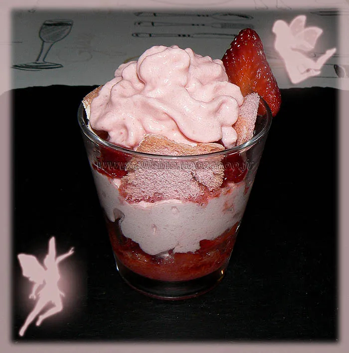 Declinaison de la fraise en verrine presentation Declinaison de la fraise en verrine presentation