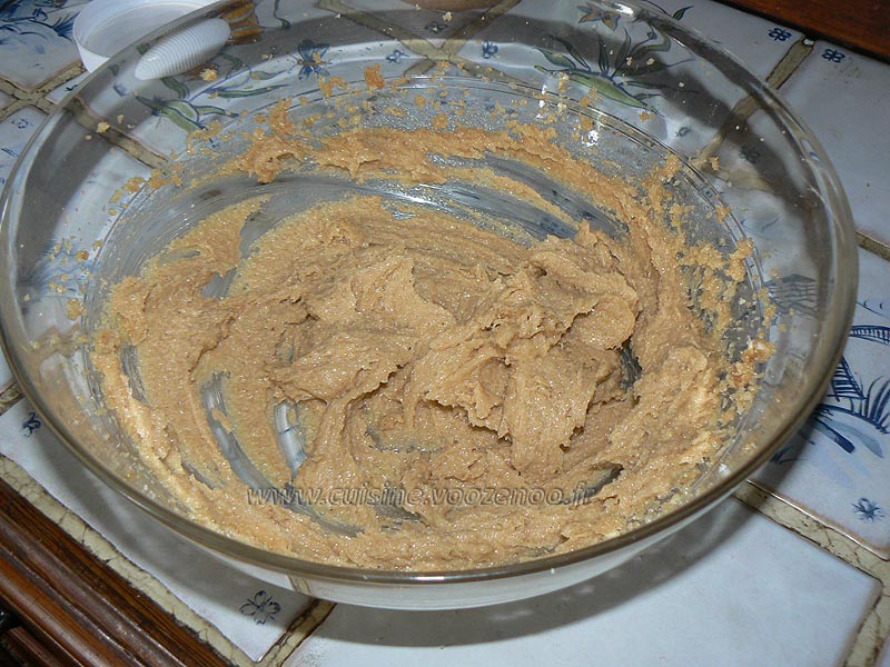 Cookies au chocolat avec coeur tendre au beurre de cacahuete etape1