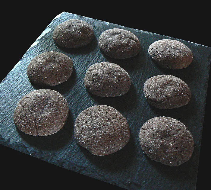 Cookies au chocolat avec coeur tendre au beurre de cacahuete fin
