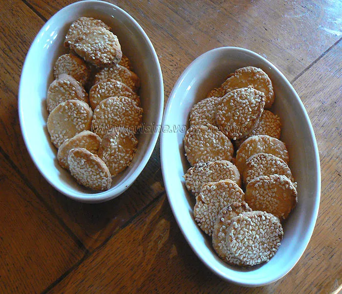 Biscuits apéritif à la vache qui rit et au sesame fin