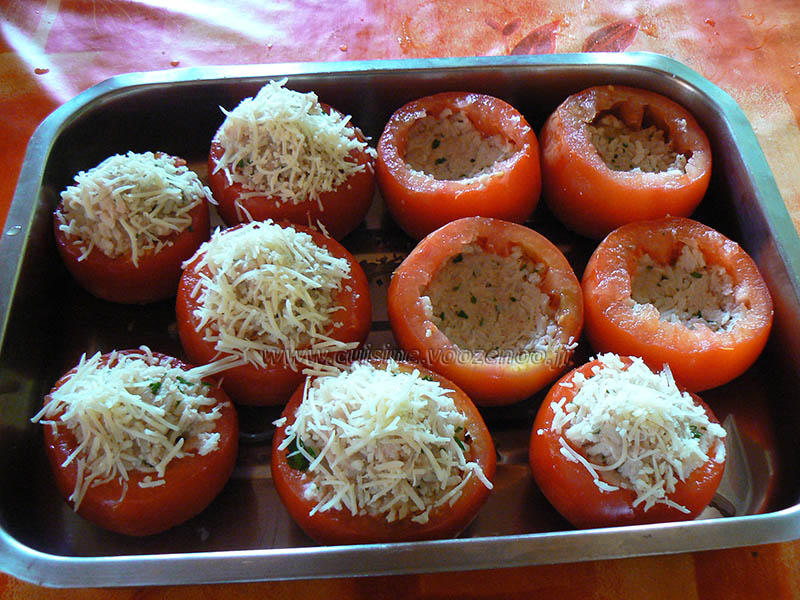 Tomates farcies au riz et oeufs gratines etape3