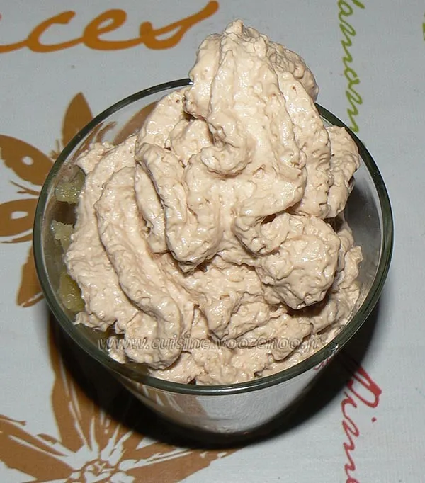 Chantilly au carambar sur confit de pommes fin