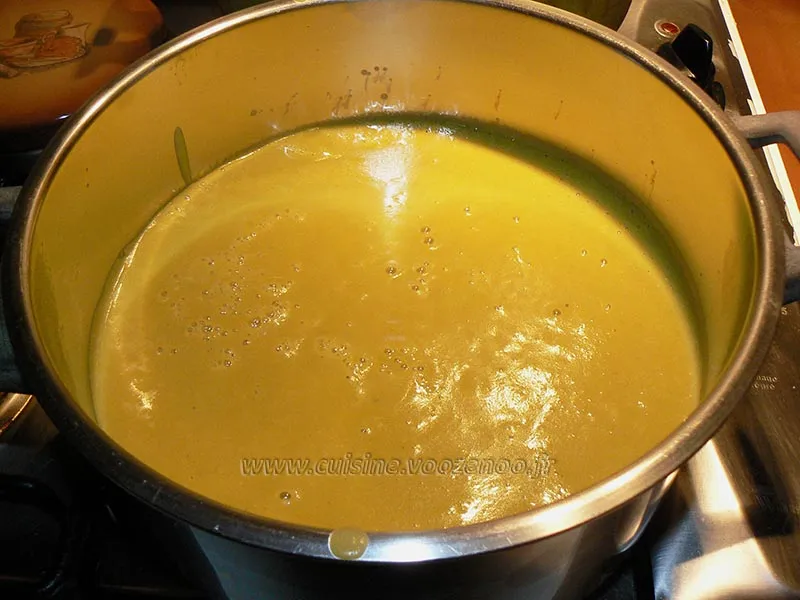 Soupe de pois cassés et jambonneau etape2