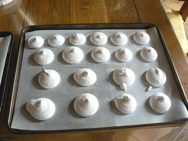 Meringues "Chapeaux de Toad" etape2