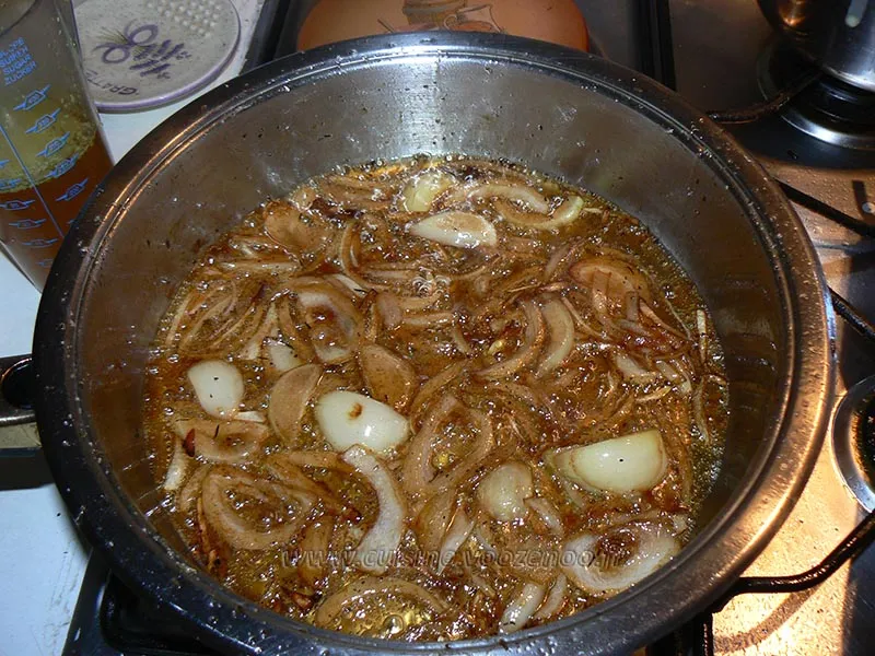 Cailles aux raisins frais, quenelles sauce roquefort etape2
