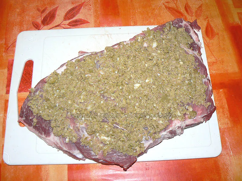 Roti de porc farci aux olives vertes etape2