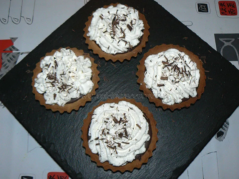 Tartelettes choco-coco, chantilly à la crème de coco fin