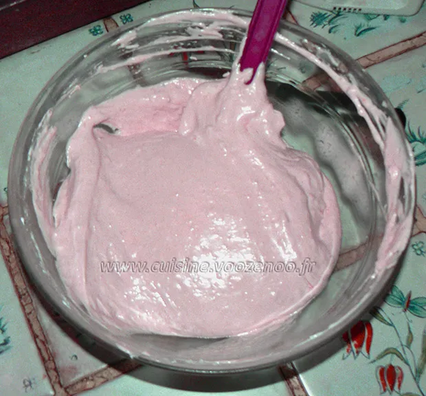 Charlotte aux fraises etape1
