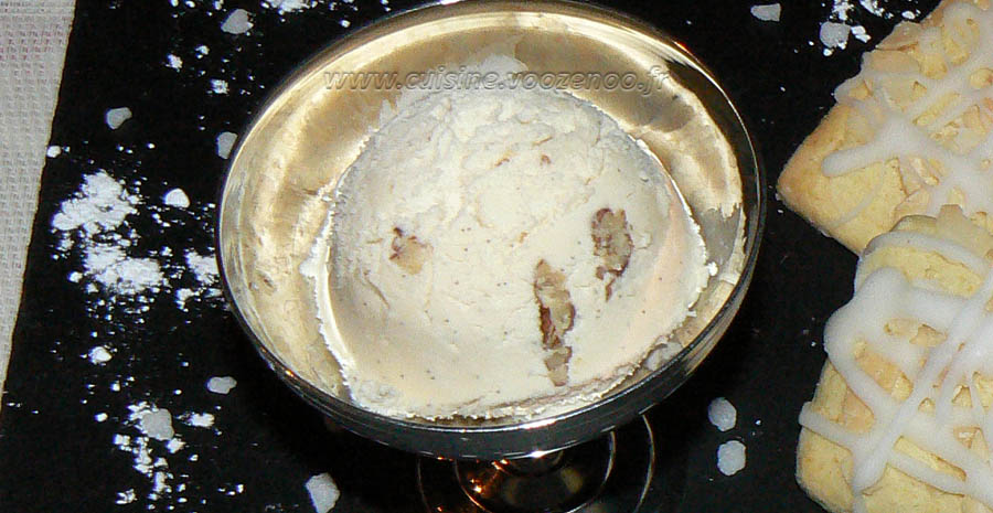 Glace vanillée au mascarpone, noix de pecan au caramel slider