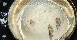 Glace vanillée au mascarpone, noix de pécan au caramel