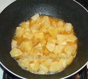 Wok de gambas à l'ananas et noix de coco etape2