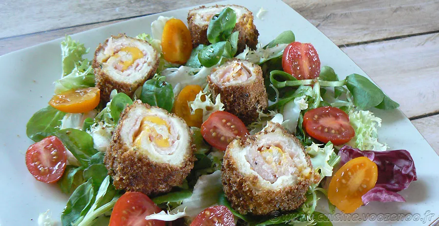 Pains de mie farcis, roulés et panés en salade
