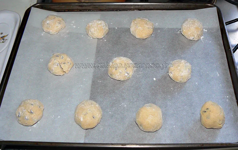 Glace aux cookies, coulis de chocolat et chantilly etape2