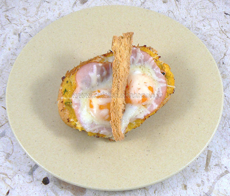 Egg boats : courge spaghettis, bacon, oeufs et comte fin