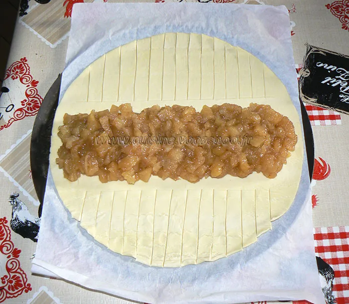Feuilleté à la compote de pommes maison et chocolat etape2