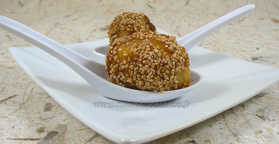 Beignets de banane caramélisées aux graines de sésame