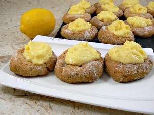 Biscuits empreintes au lemon curd presentation