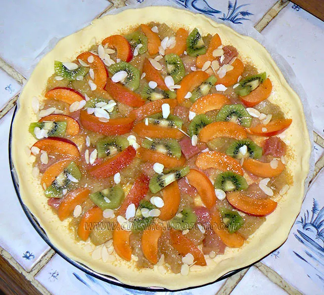 Tarte fine à la rhubarbe, aux abricots et kiwis etape2