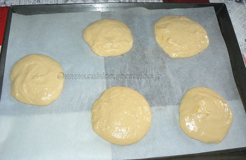 Cookies toile d’araignée black and white etape2