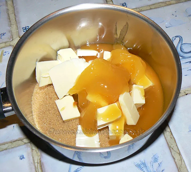 Tarte aux noix et caramel, glaçage à l'abricot étape8