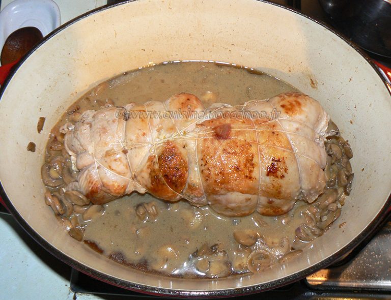Cuisse de dinde farcie, sauce vin blanc et champignons | Une cuisine