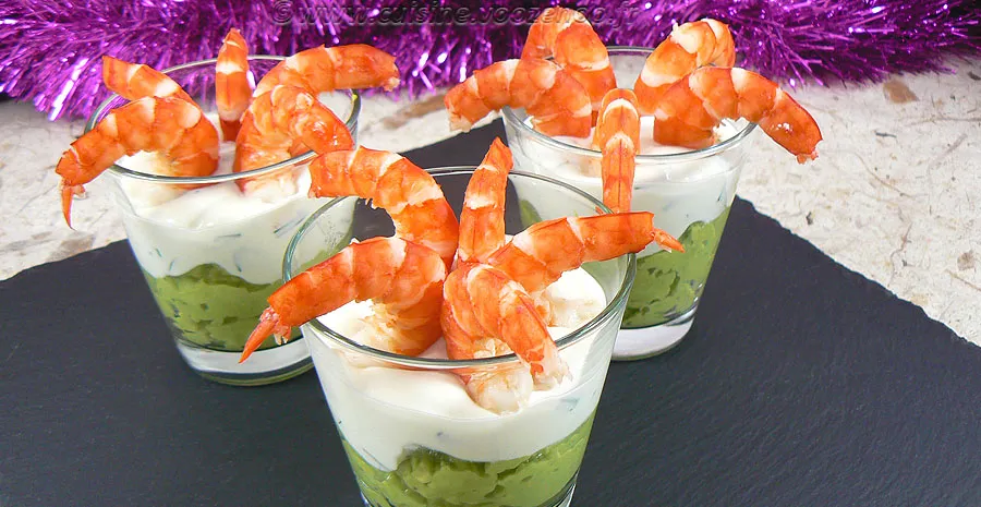 Verrines à la mousse d'avocat, crème et gambas