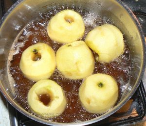 Tufahija - pommes fourrées aux noix etape1