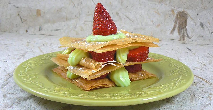 Millefeuille croustillant aux fraises, crème à la menthe