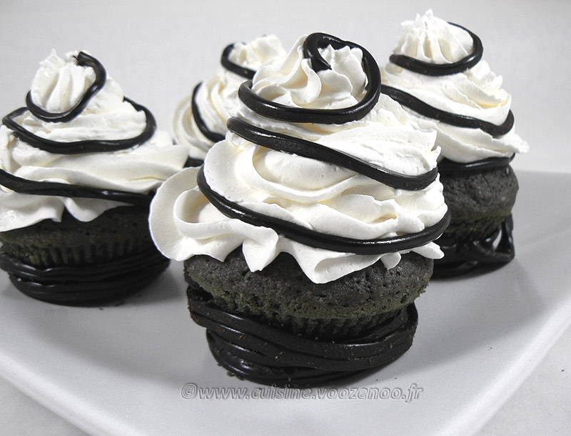 Cupcakes à la réglisse – Noir et blanc presentation
