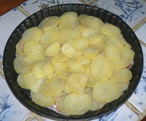 Tatin aux pommes de terre, lard et chèvre etape2