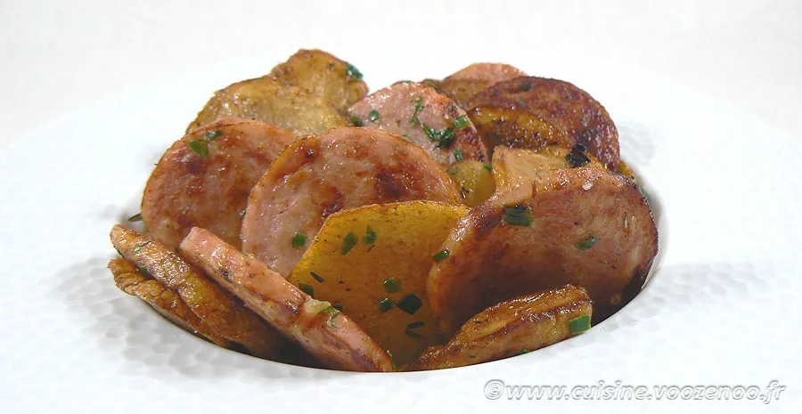 Pommes de terre sautées au saucisson à l’ail