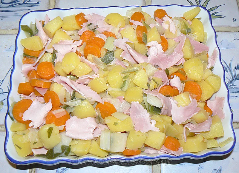 Gratin de pommes de terre, carottes, poireaux et Fourme d’Ambert etape3