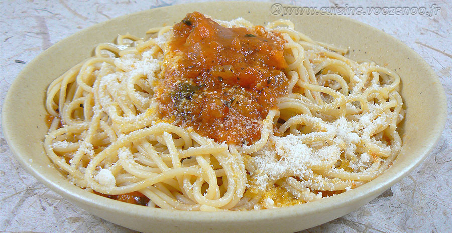 Spaghettis, sauce tomates fraiches provençale slider