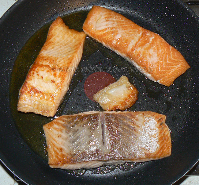 Pavé de saumon laqué, semoule épicée etape1